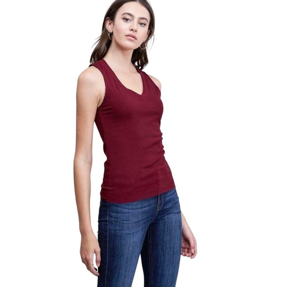 Merlot Red Ribbed Tank Top Shell Size S Pullover Sleeveless V Neck